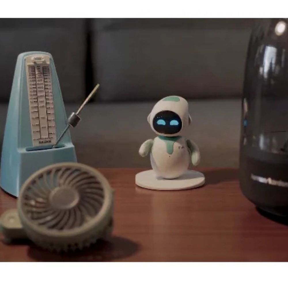 AI Smart Robot  – Interactive Companion Robots