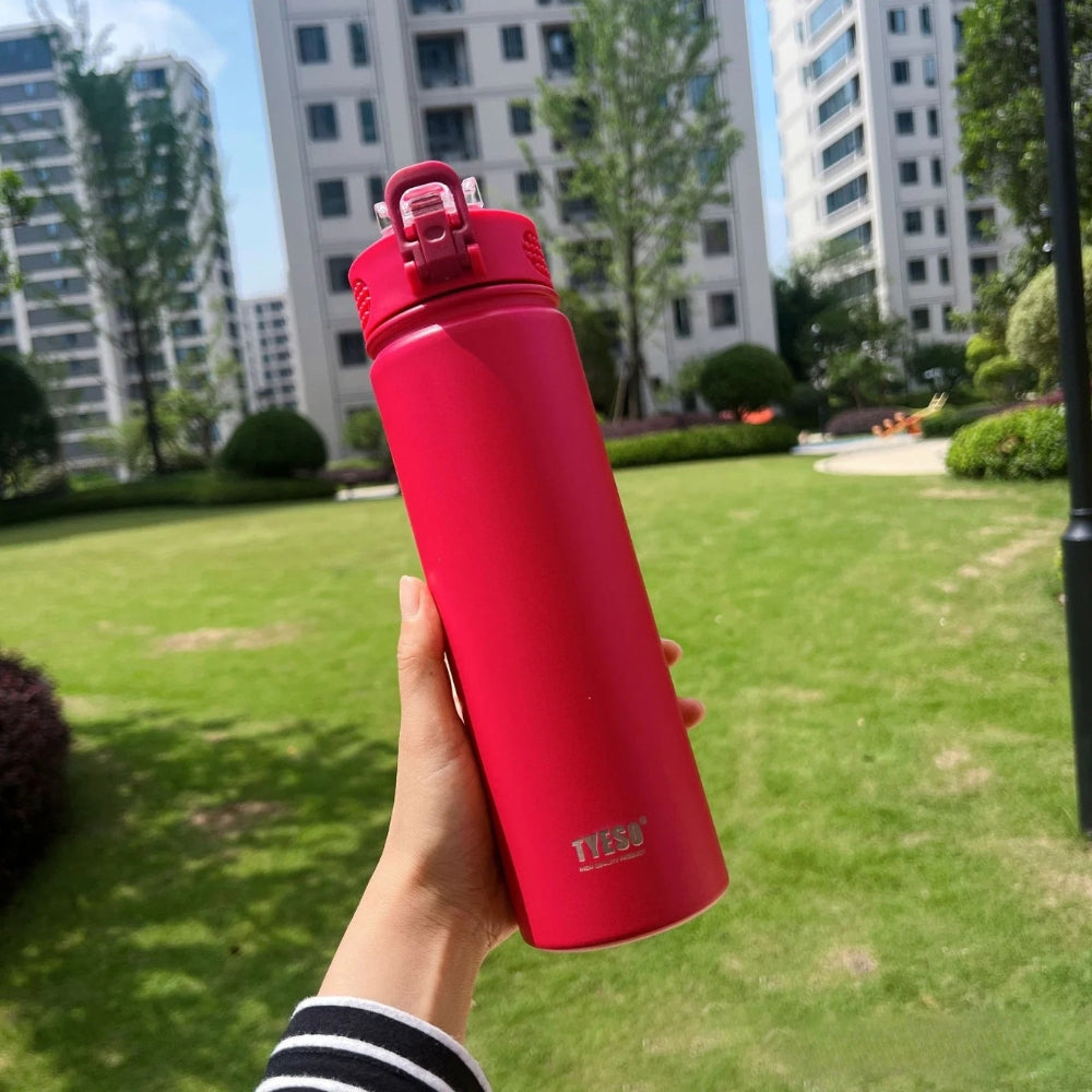 TYESO 750ml Insulated Water Bottle | Stainless Steel Flask