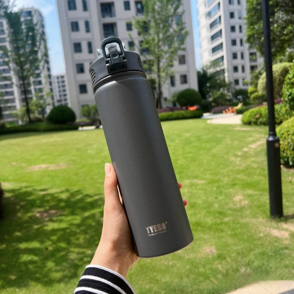 TYESO 750ml Insulated Water Bottle | Stainless Steel Flask