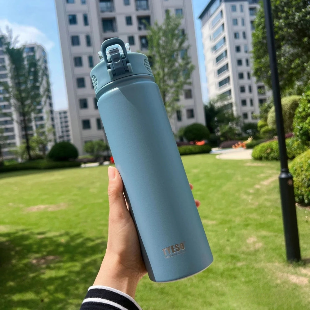 TYESO 750ml Insulated Water Bottle | Stainless Steel Flask